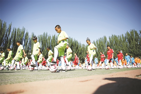 Sports meeting opens in Baotou