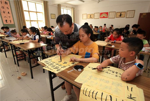 Kids loving summer in Fengshan