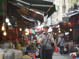 Streets and alleys present the charm of Xiamen