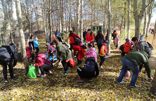 Baotou charity activity attracts 1,000 participants