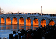 Visitors flock to Summer Palace for annual spectacle