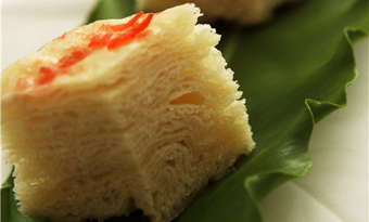 ​Multi-Layer Oil Cake (千层油糕 qiān céng yóu gāo)