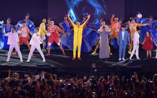 Jack Ma, founder and chairman of Chinese e-commerce giant Alibaba Group, performs during the Hangzhou Time cultural performance of the closing ceremony.jpg