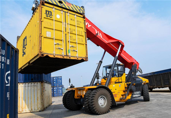 Logistics park connects Hohhot to the rest of the country 