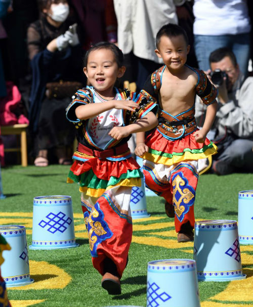 Children play in ethnic Mongolian games in Hohhot.jpg