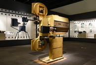 Antique film projectors premiere in Guangzhou