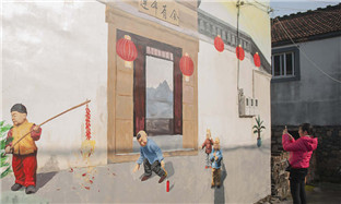 3D wall paintings in Ningbo village attract visitors