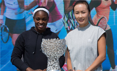 Sloane at home in Zhuhai spotlight