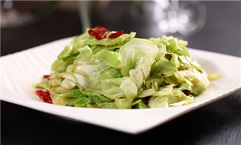 Hand-torn cabbage (手撕包菜, shou si bao cai)