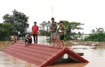 China offers humanitarian aid to Laos