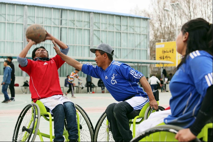 High aspirations unite basketball team in Tibet