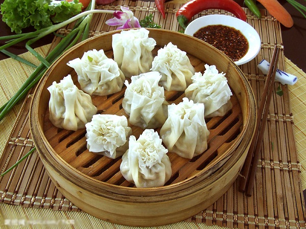 Shao-mai (steamed dumplings) (烧麦 "shaomai")