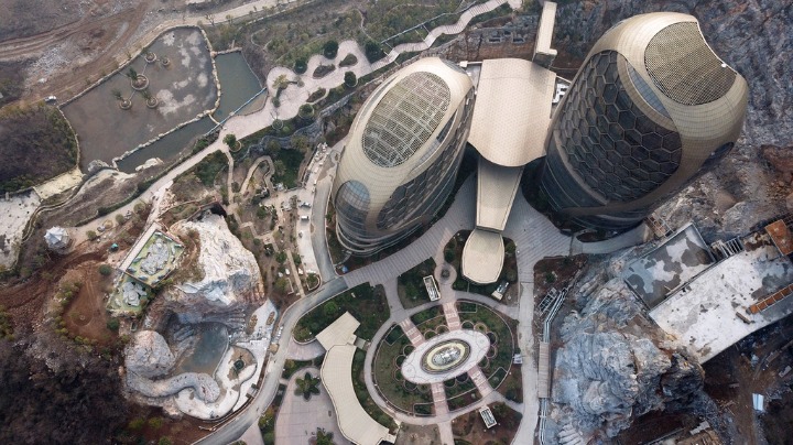 Nanjing hotel looks like 'alien base'