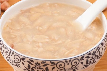 Sweet Peanut Soup (花生汤 huashengtang)