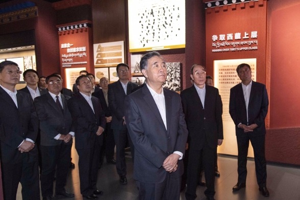 China's top political advisor visits Tibet exhibition