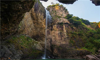 Qingtian Shimen Cave