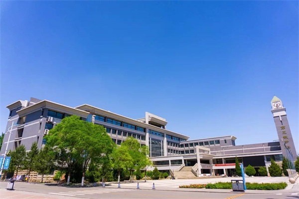 内蒙古工业大学.png