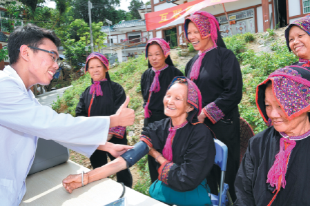 China to expand healthcare education in poverty-stricken regions