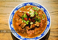 Wheaten cake boiled in meat broth (卤煮火烧/Lu Zhu Huo Shao)