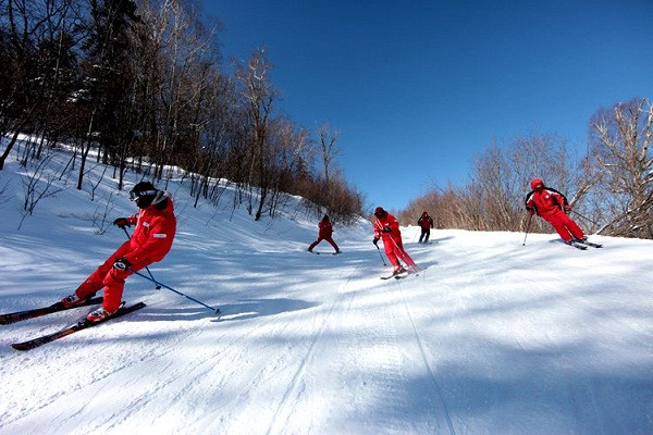 亚布力滑雪场.jpg