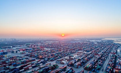 Pudong plans to develop intl shipping hub