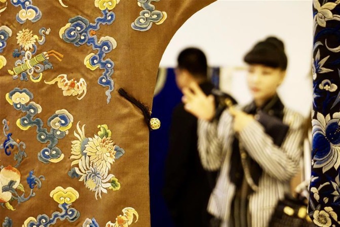 Exhibition of vintage Chinese garments by private collector and designer held in Beijing