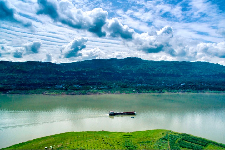 建设生态长江 (jiànshè shēngtàichángjiāng): Building ecological Yangtze River