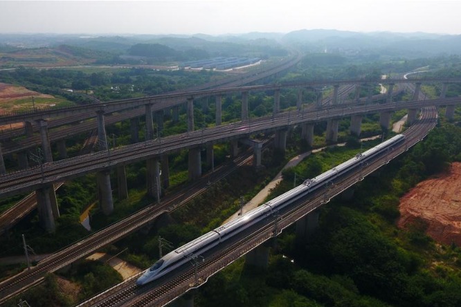 超级高铁 (chāojí gāotiě): Super high-speed trains