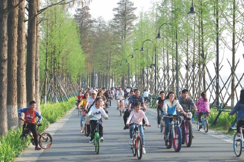 East Lake greenway now a tourist hub