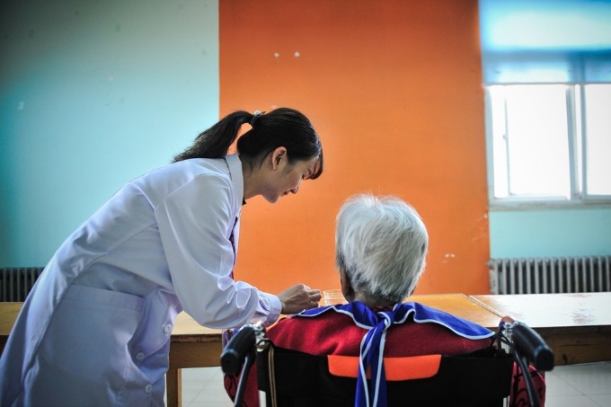 China rolls out psychological care program targeting elderly