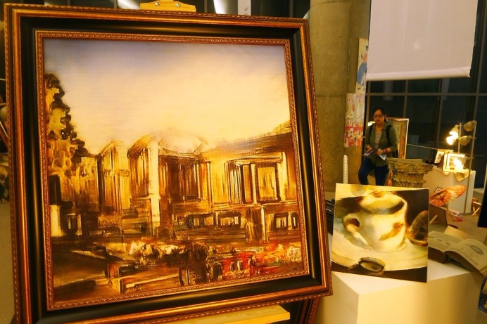 AI robot painter holds first art exhibition in Beijing