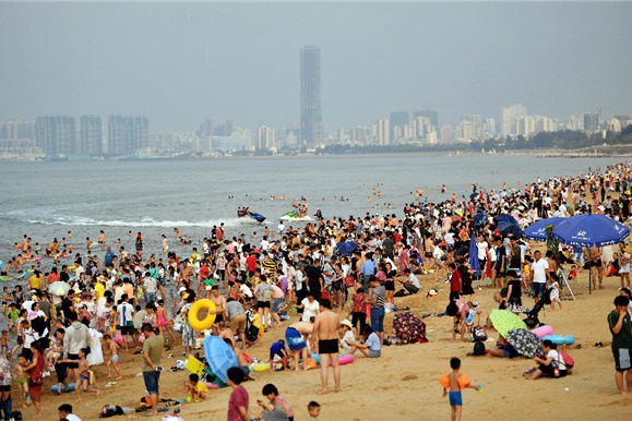 China's island province Hainan sees tourism revenue grow in H1