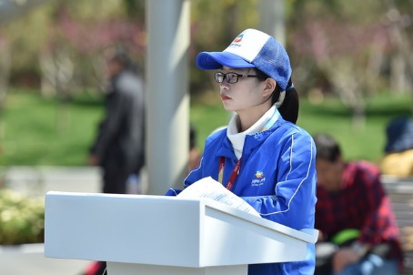 Legions of volunteers lend a hand at Beijing expo