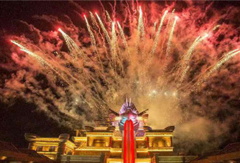 Sanya water park starts holding evening shows