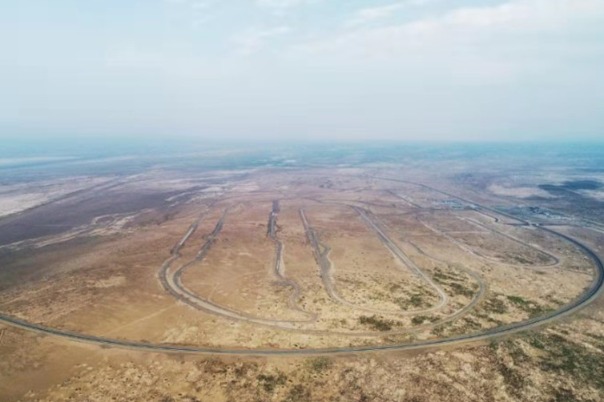 High-temperature vehicle testing site set up in Xinjiang