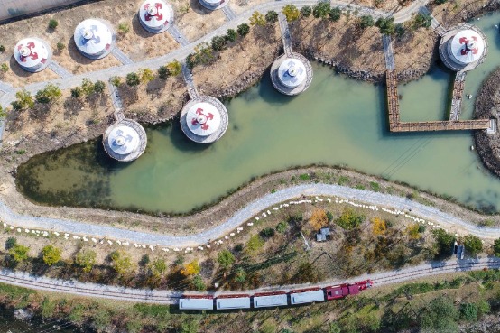 Leadership of farmer in Zhejiang brings visible result－a trash-free town