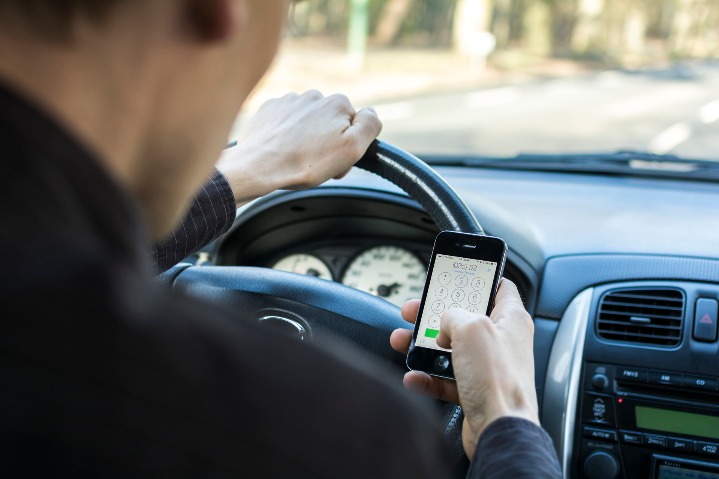 Ban on drivers using mobile phones in Shenzhen