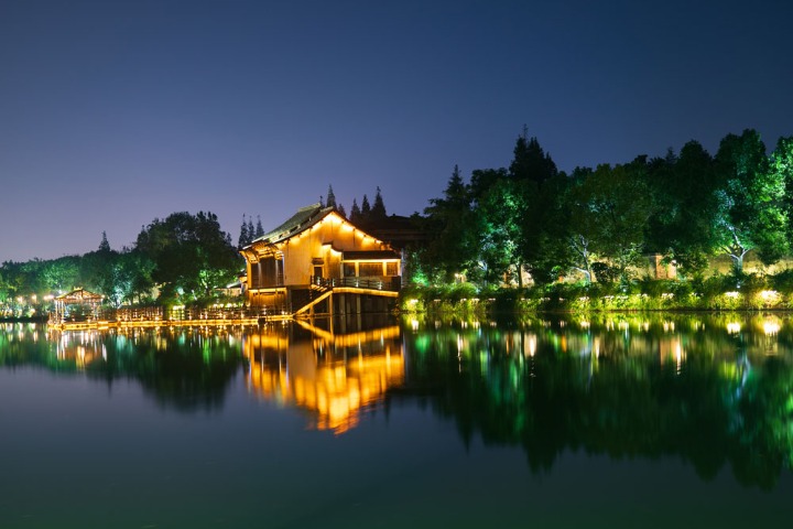 Wuzhen scenery dazzles at night