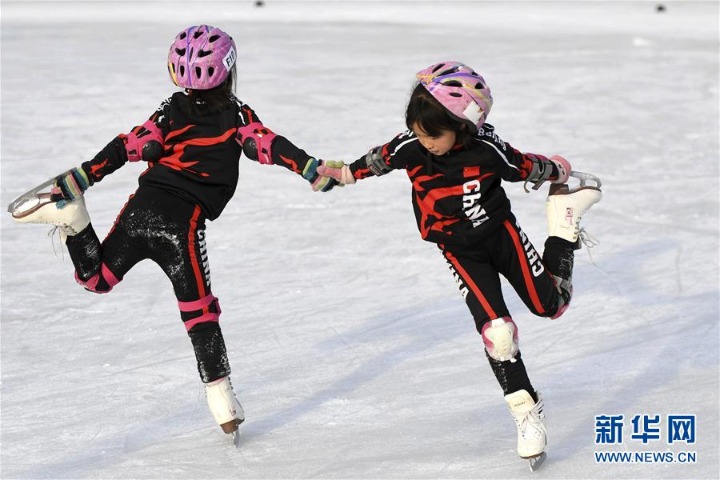 Hebei to build skating venues to promote winter sports