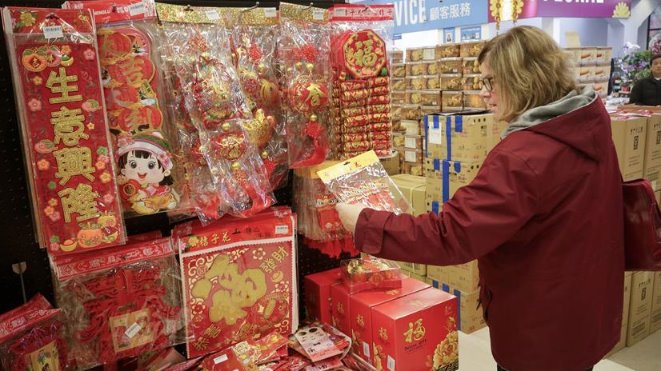 Spring Festival shopping an international affair