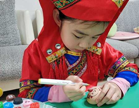 Yizhou primary school students celebrate Sanyuesan Festival