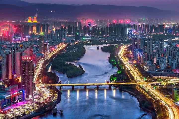 Yellow River night cruise