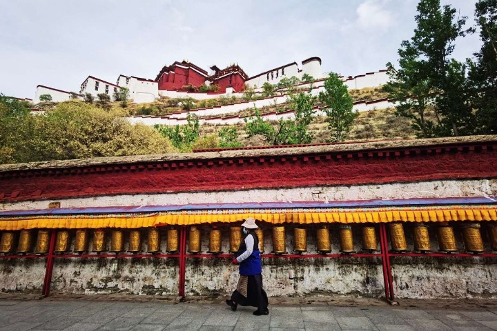 Top political advisor stresses consolidation of Tibet's enduring peace, stability