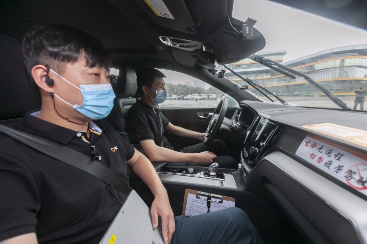 Shanghai designates downtown open road for self-driving vehicles testing