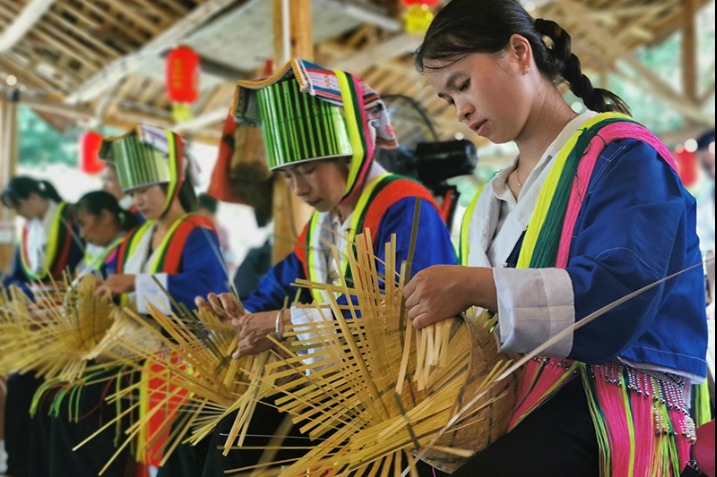 Guangxi villagers plant new path to prosperity