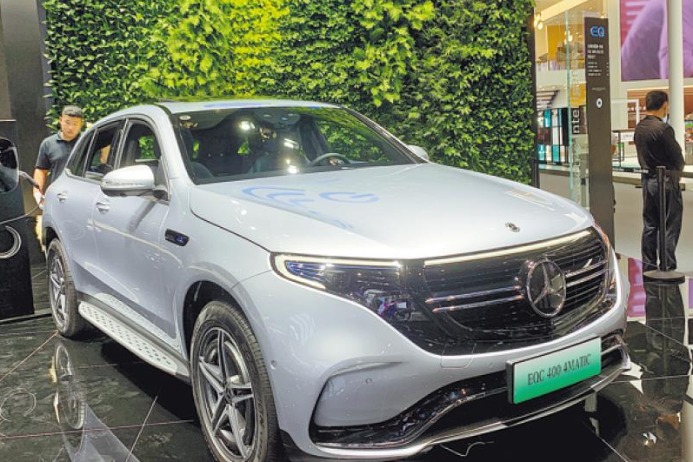 Carmakers at Guangzhou auto show bullish on 2021 outlook