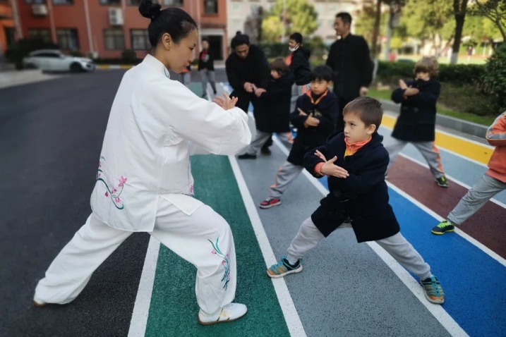 Chinese culture fascinates intl students in Pudong