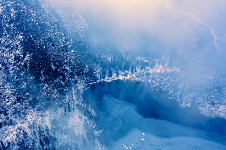 Forest park makes up snowy fairyland in Sichuan