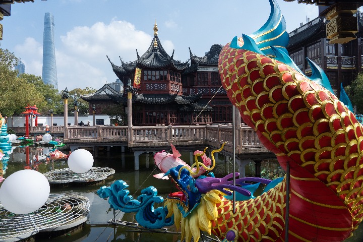 Shanghai's City God Temple closes to curb spread of COVID-19