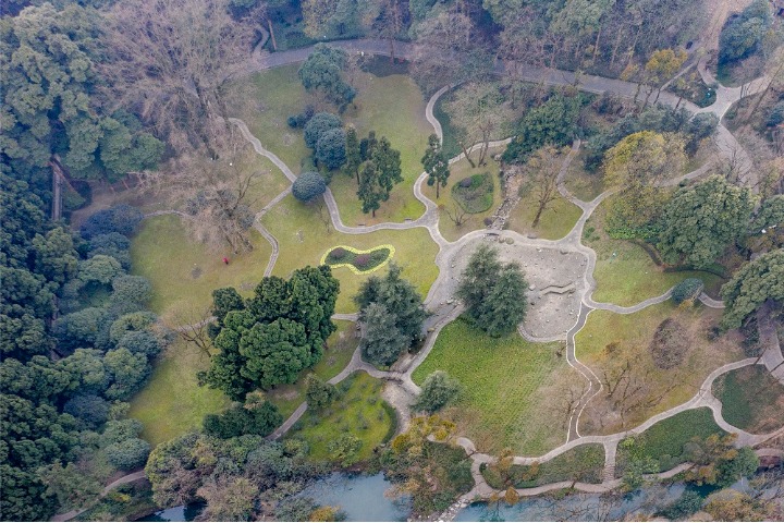 Spring in the air of famed scenic zone in Sichuan